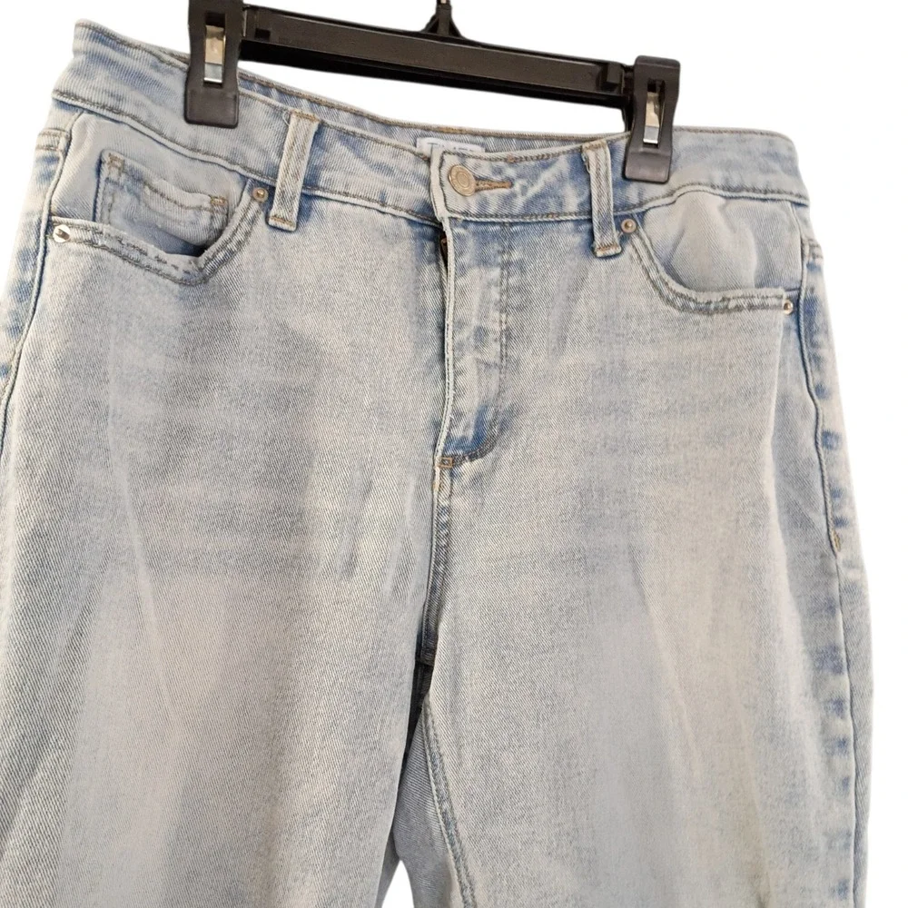 Time And Tru Women Size 10 Soft Stretch Comfy Distressed Blue Jeans Mid Rise Zip - Picture 3 of 8